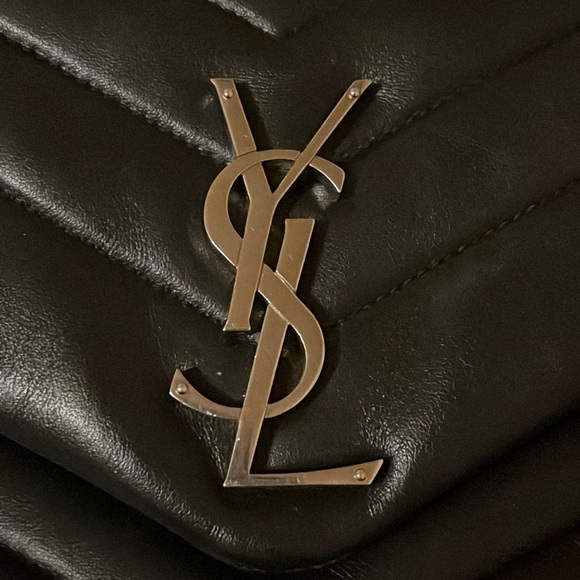 LOULOU MEDIUM IN QUILTED LEATHER - Picture 6 of 8